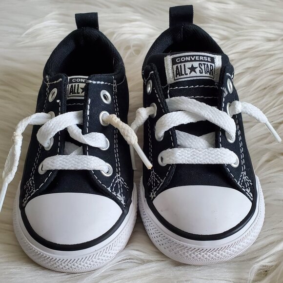 Converse Black/White Kid's Chuck Taylor All Star Street Low Top Sneakers SZ 6 - Picture 9 of 15